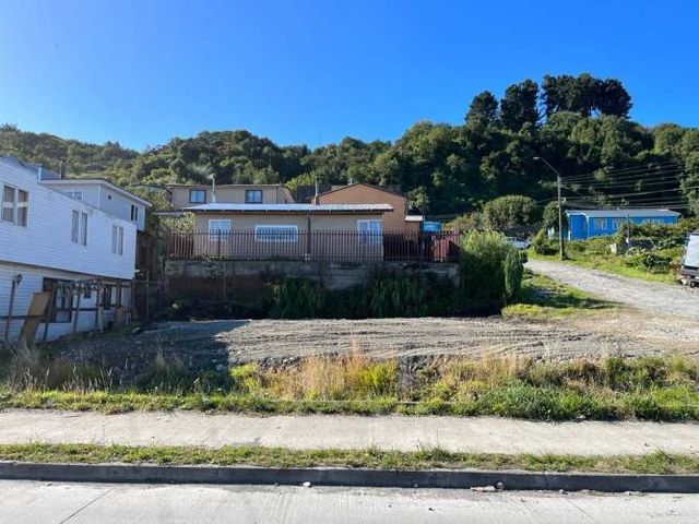 TERRENO CONSTRUCCION Sitio esquina en Sector Modelo - a pasos del centro