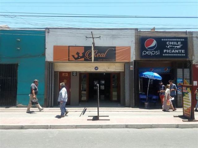LOCAL COMERCIAL Restaurante en funcionamiento en venta en sector centro. calle Maipu.