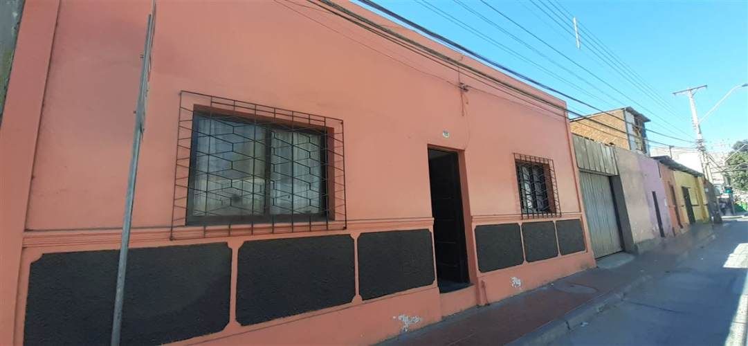 CASA Casa amoblada en arriendo en sector centro.