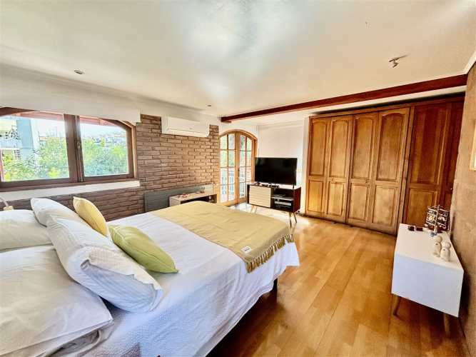 OTROS Alvaro Casanova