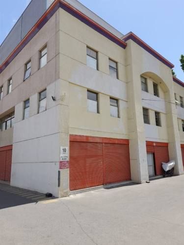 BODEGA Américo Vespucio / Santa Clara