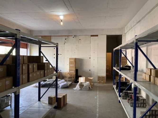 BODEGA Américo Vespucio / Santa Clara