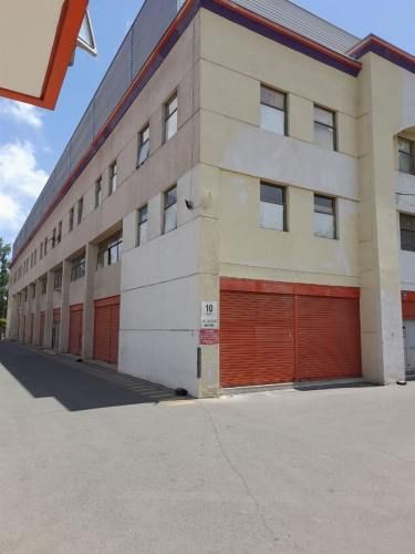 BODEGA Américo Vespucio / Santa Clara