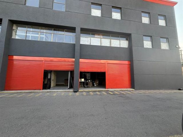 BODEGA Américo Vespucio / Santa Clara