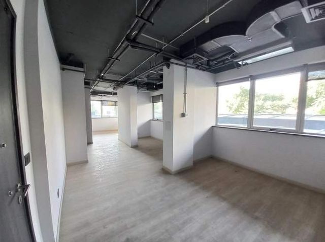 OFICINA Tobalaba / Cristóbal Colón