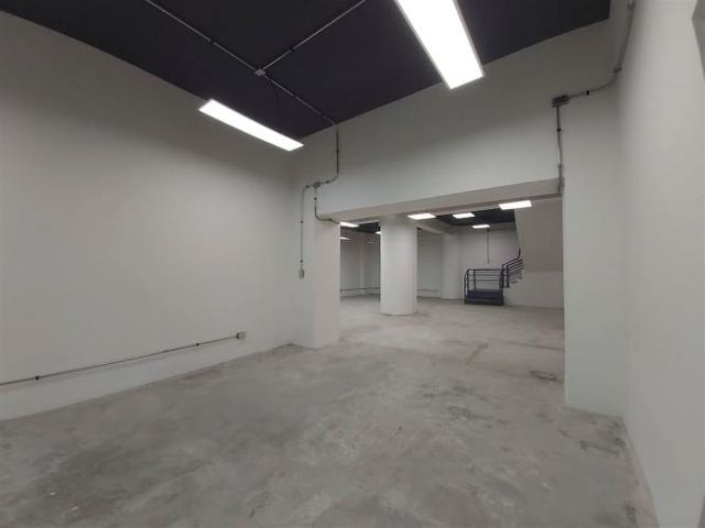 BODEGA Huérfanos / Bandera