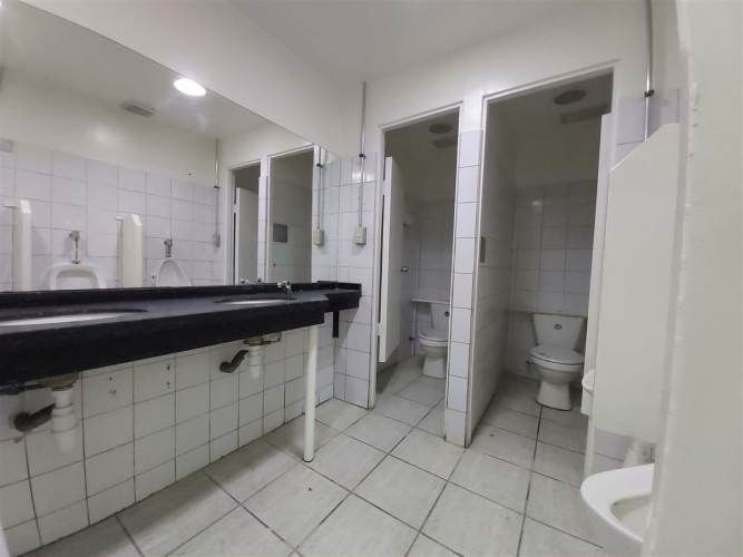 BODEGA Huérfanos / Bandera