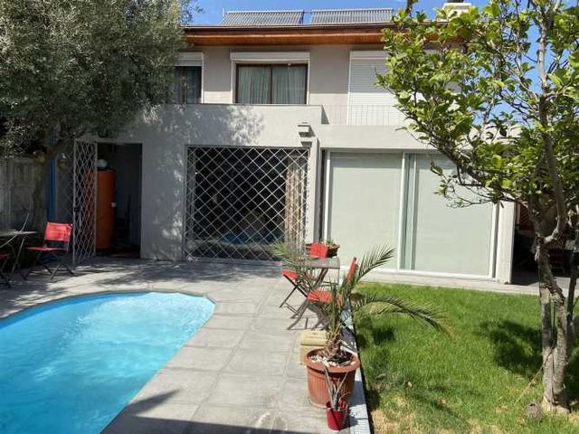 CASA Holanda / Campus Oriente UC