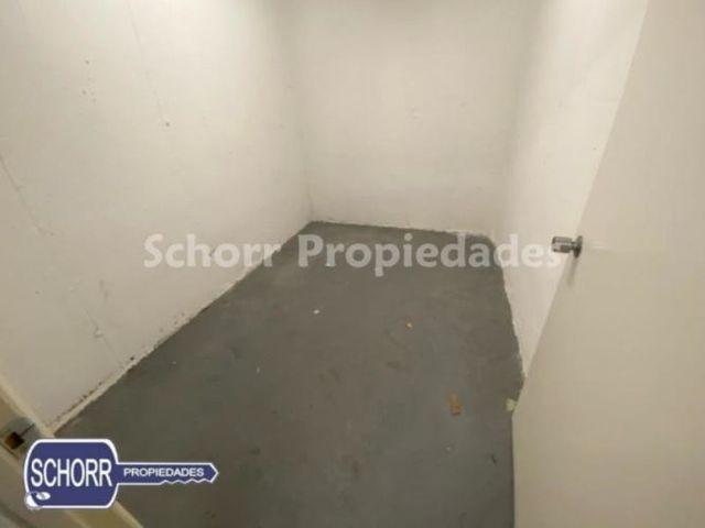 OFICINA Oficina Plaza Oriente, 1 privado 1 sala recepción, 2 baños , un Kitchener, 1 estacionamientos