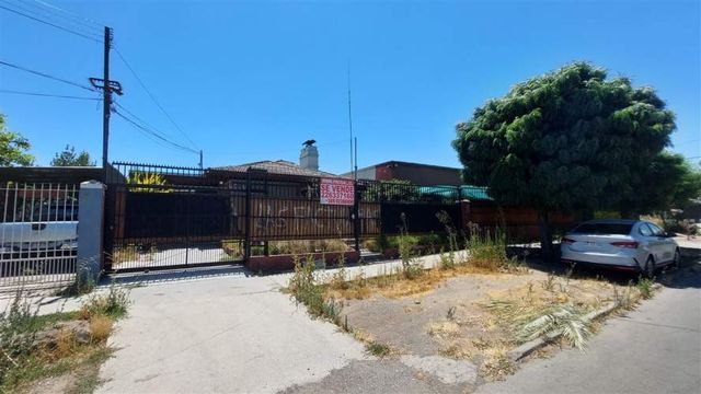 CASA En Venta / Arriendo : Propiedad Habitacional/Comercial. Cerrillos