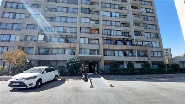 DEPARTAMENTO En Venta Departamento con Estacionamiento a pasos de Estación Metro Plaza Chacabuco