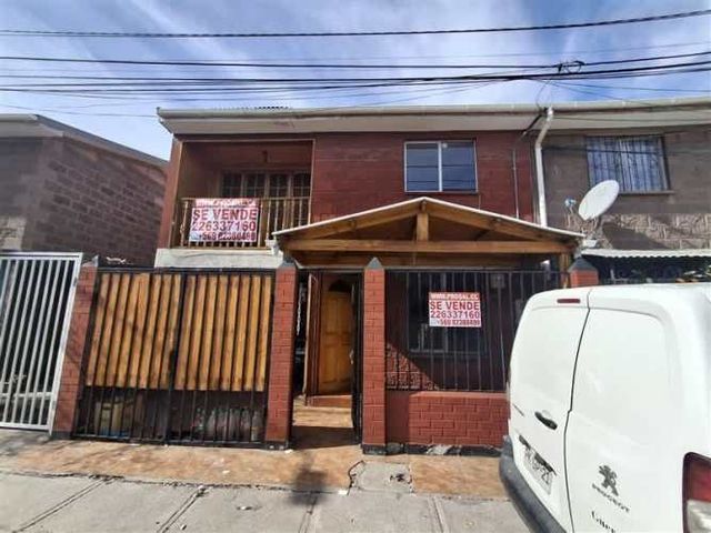 CASA En Venta Casa 2 Pisos en Los Olivos