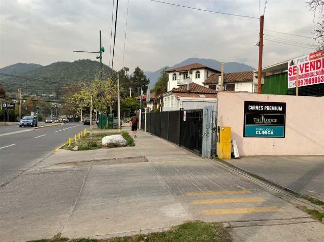 SITIO Propiedad de 2.400m2 en Avda. Las Condes