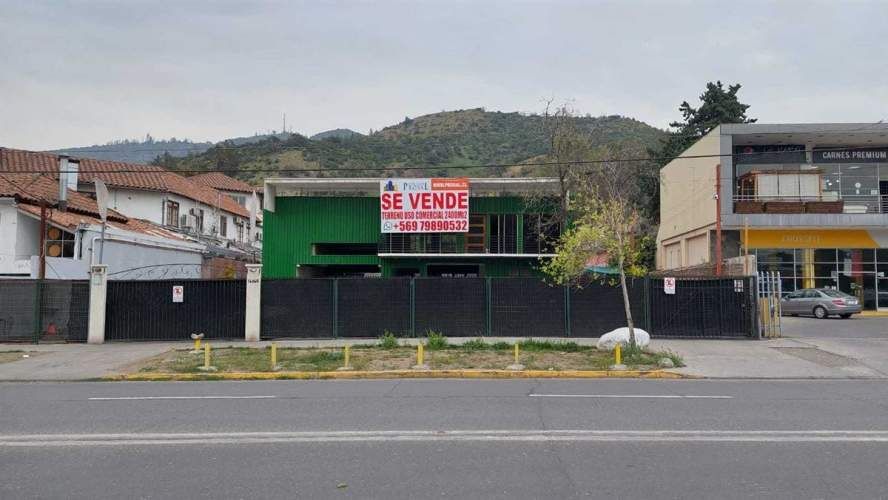 SITIO Propiedad de 2.400m2 en Avda. Las Condes