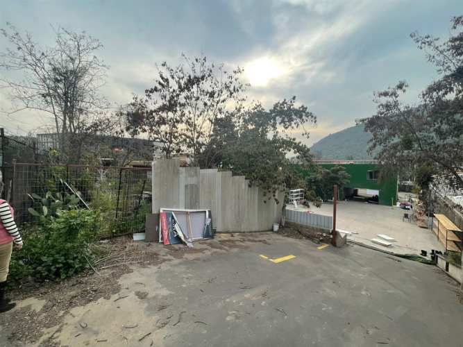 SITIO Propiedad de 2.400m2 en Avda. Las Condes