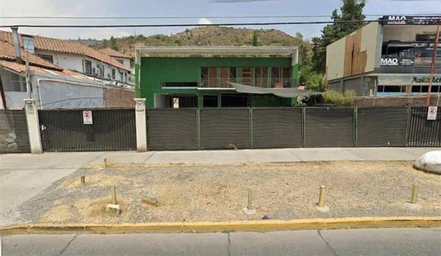 SITIO Propiedad de 2.400m2 en Avda. Las Condes