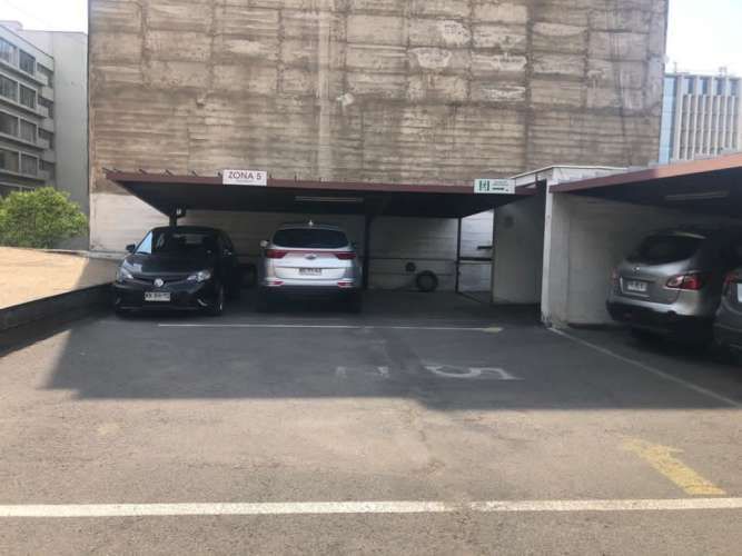 ESTACIONAMIENTO Agustinas