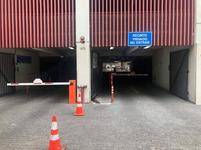 ESTACIONAMIENTO Agustinas