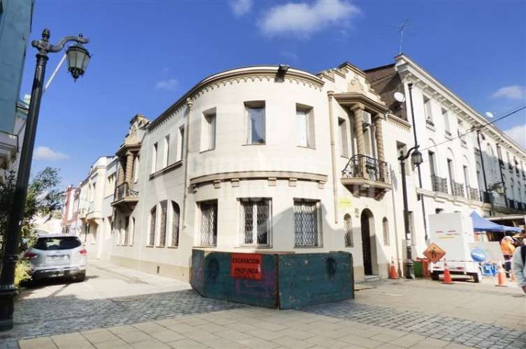 OFICINA Barrio Republica / Santiago Centro