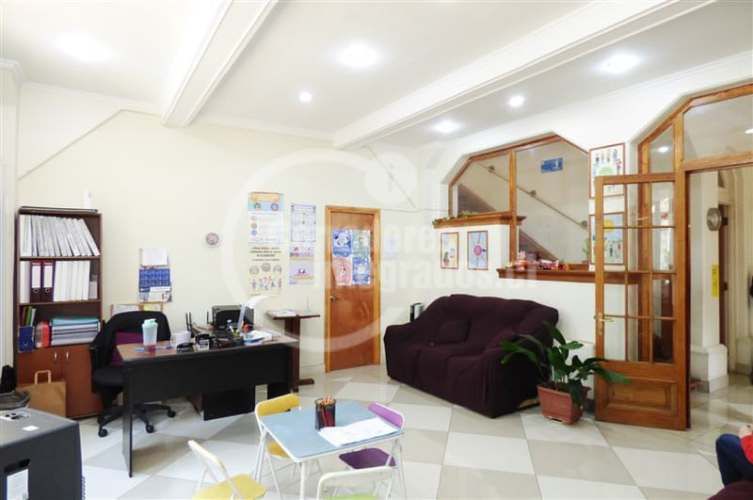 OFICINA Barrio Republica / Santiago Centro