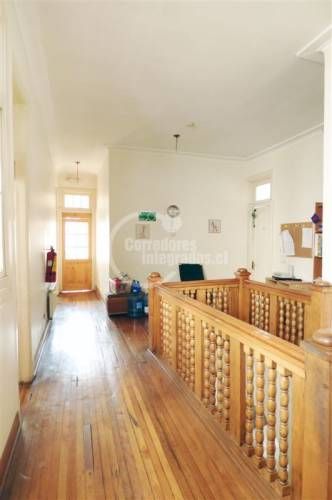 OFICINA Barrio Republica / Santiago Centro