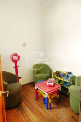 OFICINA Barrio Republica / Santiago Centro