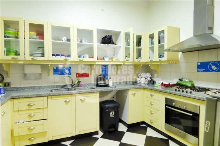 OFICINA Barrio Republica / Santiago Centro