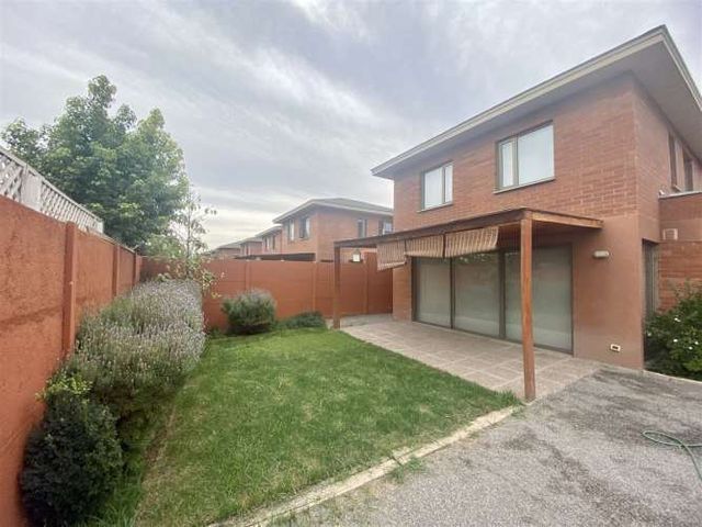 CASA Pedro Garhnam Saravia 2577