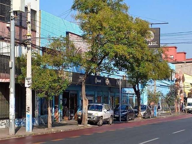 LOCAL COMERCIAL Donde se encuentra la distribuidora "EL CIELO"