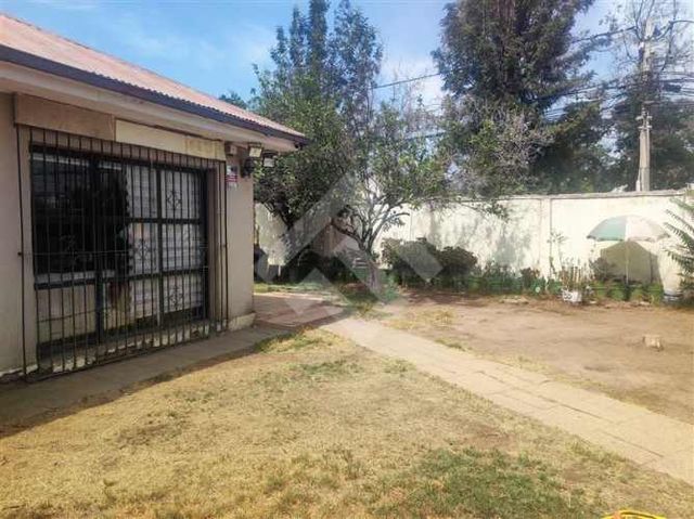 CASA Av. Rojas Magallanes / Panamá / Av. La Florida