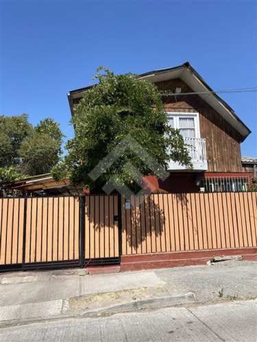 CASA Av. Cerrillos / Comercio