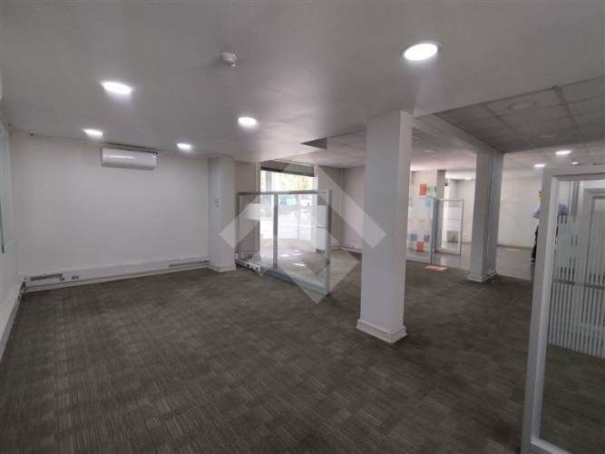 LOCAL COMERCIAL Av. Libertad