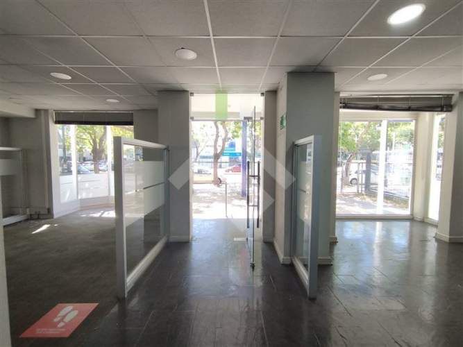 LOCAL COMERCIAL Av. Libertad