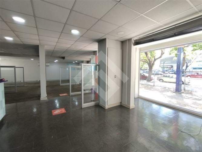 LOCAL COMERCIAL Av. Libertad