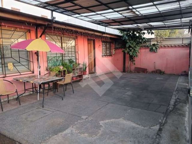 CASA Av Segunda Transversal / Av. Esquina Blanca.