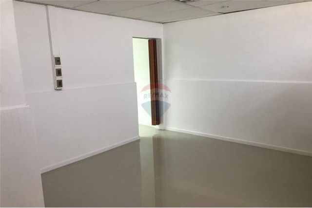 Venta edificio comercial y oficinas 3 pisos centro