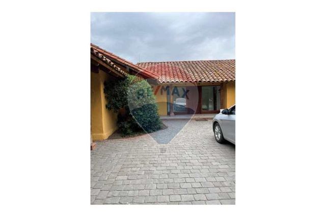 Estupenda casa en condominio chicureo