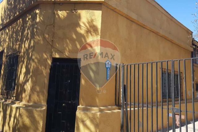 Se vende linda casa sector av. matta 3dorm +1baño.