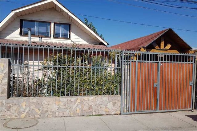Vendo linda casa en lo prado de 2 pisos 4d+ 2 b