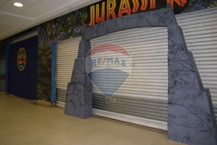 Local comercial en arriendo  (local a)