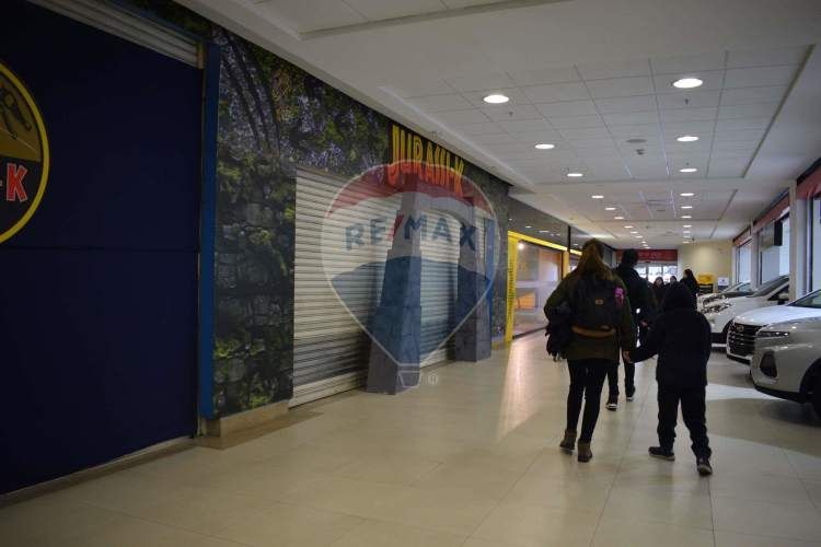 Local comercial en arriendo  (local a)