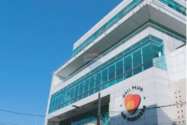 Local comercial en arriendo  (local a)