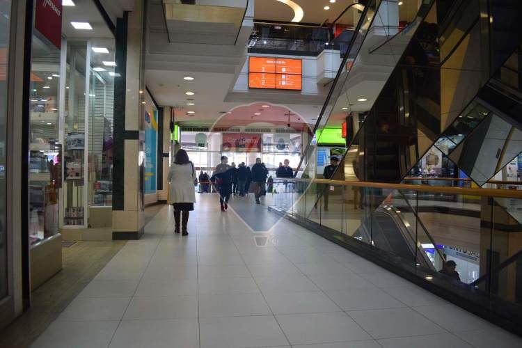 Local comercial en arriendo  (local a)