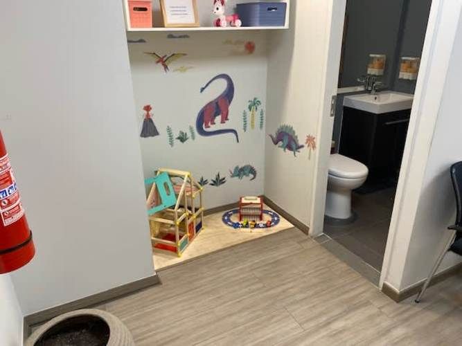 Se vende Espectacular Oficina Amoblada Edificio Singular