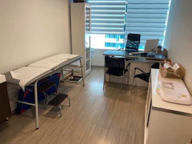 Se vende Espectacular Oficina Amoblada Edificio Singular