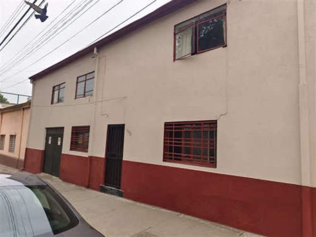 Casa CASA EN VENTA DE 5 DORM. EN VALPARAÍSO, SANTOS OSSA