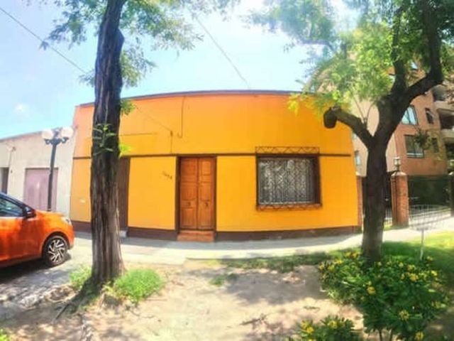 Casa SE VENDE TERRENO COMERCIAL CON 2 CASAS AMPLIAS PROVIDENCIA