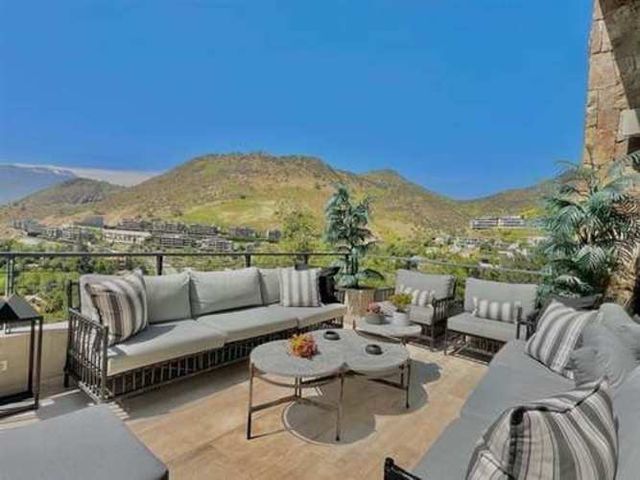 Casa CASA EN VENTA DE 6 DORMITORIOS EN LO BARNECHEA