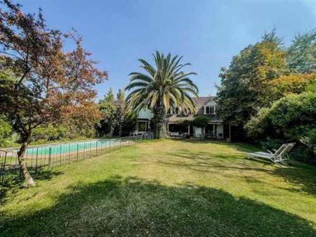 Casa CASA EN VENTA DE 5 DORM. SECTOR COLEGIO MAYFLOWER