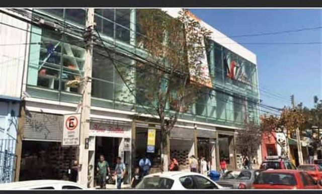 Local CENTRO COMERCIAL EN ARRIENDO EN BARRIO VICTORIA. SANTIAGO